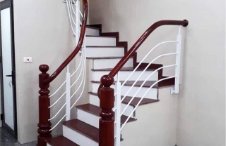Cầu thang sắt tay vịn gỗ MDS01